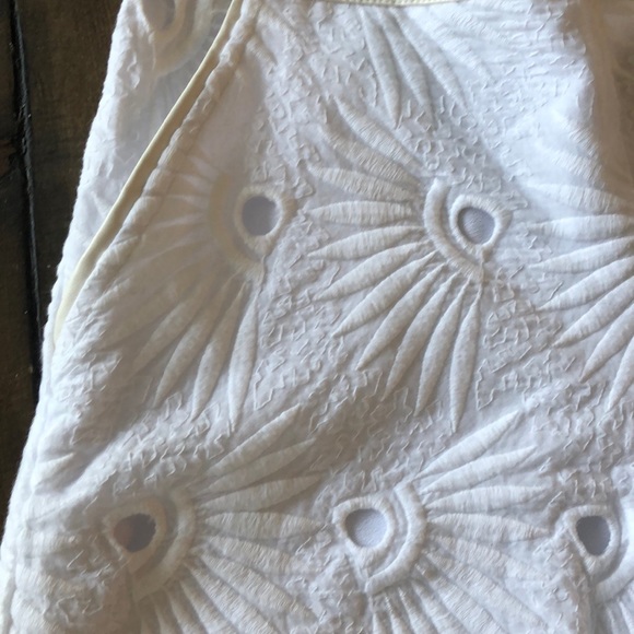 Hale bob woman’s shorts - Picture 2 of 5